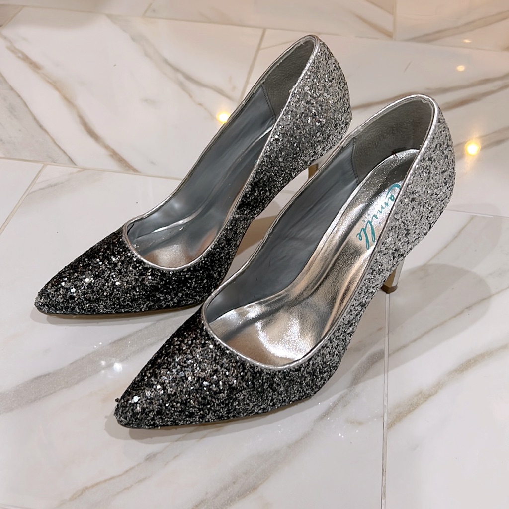 Camilla Silver Glitter Shoes Preowned
